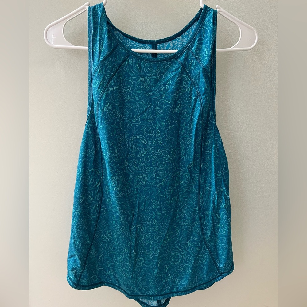 Lululemon Active Tank Top, Size 6